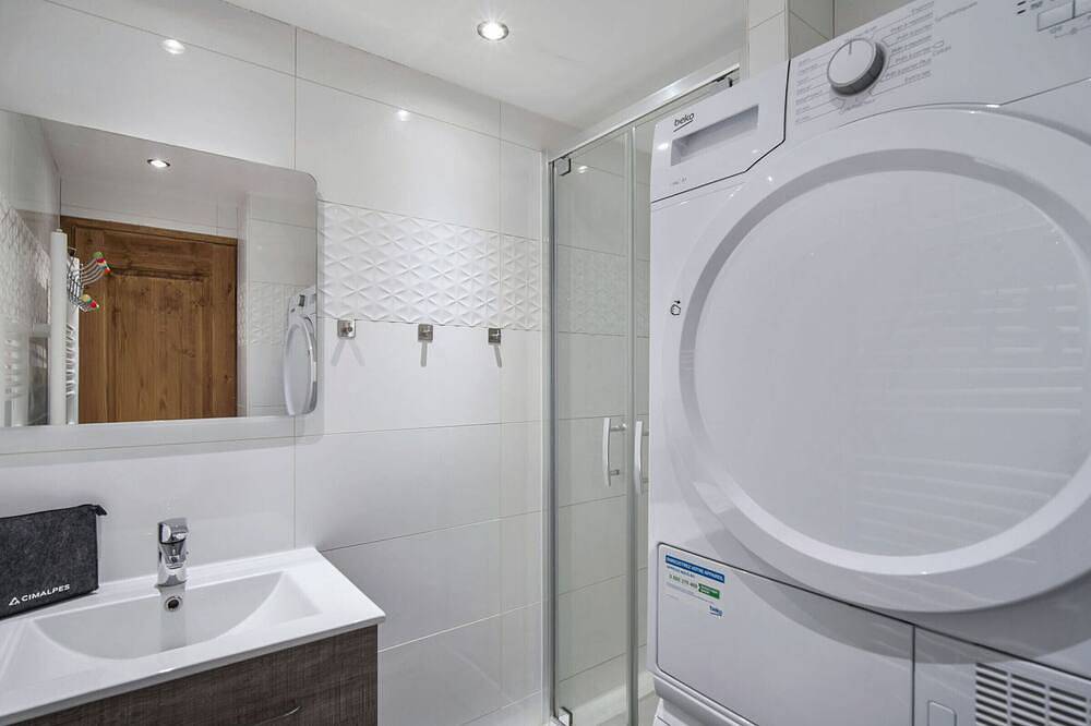 Apartamento entero, Apartamento renovado cerca de las pistas con vista a las montañas y acomodaciones para 6 personas in Courchevel 1650 (Moriond), Saint-Bon-Tarentaise
