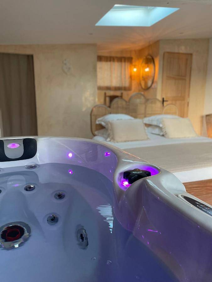 Chambre d’hôte pour 2 personnes, avec vue ainsi que terrasse et jardin