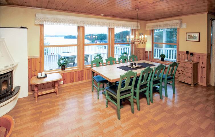 Ferienhaus für 8 Personen mit Garten in Hardangerfjord