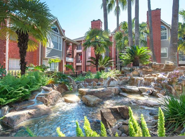 Apartment for 5 people, with balcony and pool, kid friendly in Houston