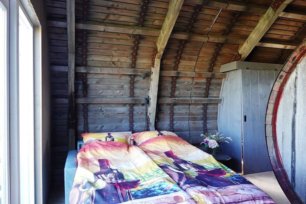 Hofstede Zonnevliet - Wijnvat in Zonnemaire, Zeeuwse Kust