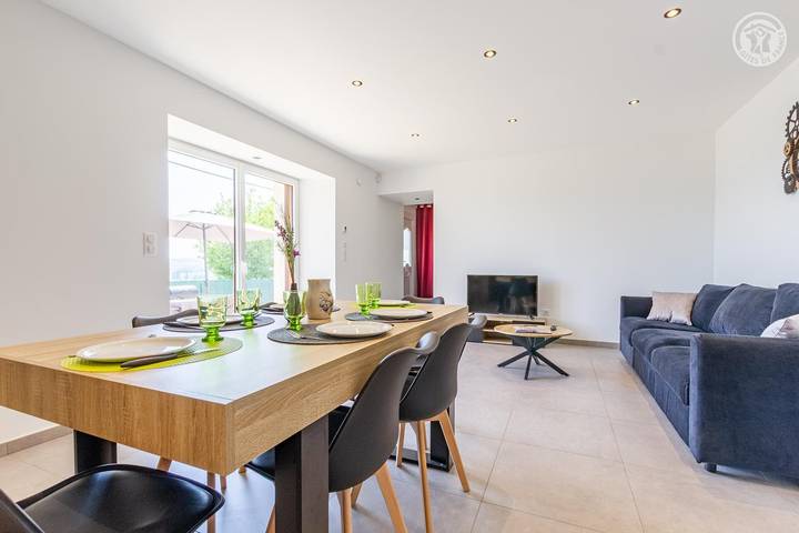 Gîte pour 4 personnes, avec jardin à Saint-Genix-sur-Guiers - 2