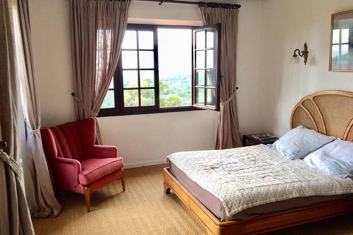 Location de vacances pour 10 personnes, avec jardin et balcon à Tourrettes-sur-Loup - 4