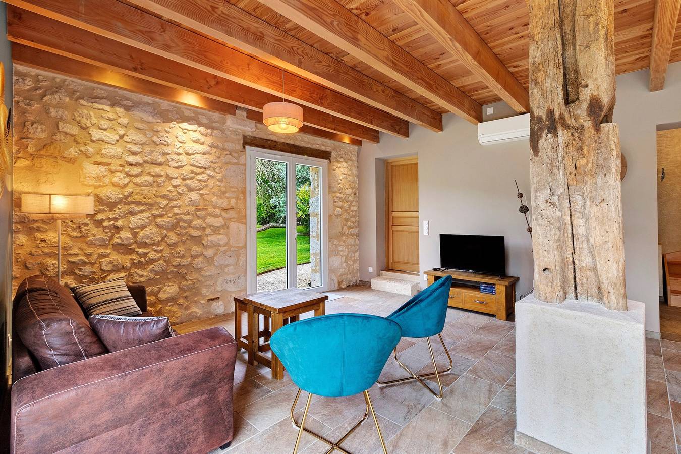Gîte Les Lilas - Les Carassonnes avec piscine partagée, Wi-Fi et climatisation in Saint-Nexans, Périgord Pourpre