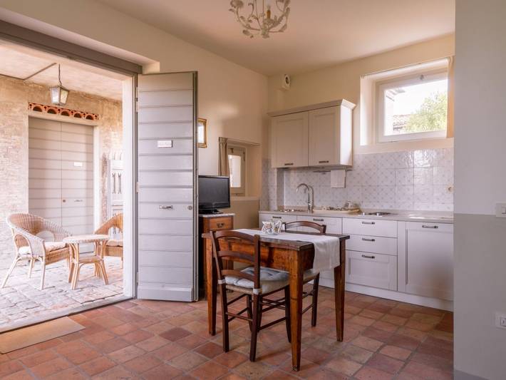 Agriturismo per 2 persone, con giardino e piscina, con animali domestici a Pesaro