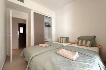 Apartment for 4 People in El Paraiso Torrevieja, Torrevieja, Photo 4