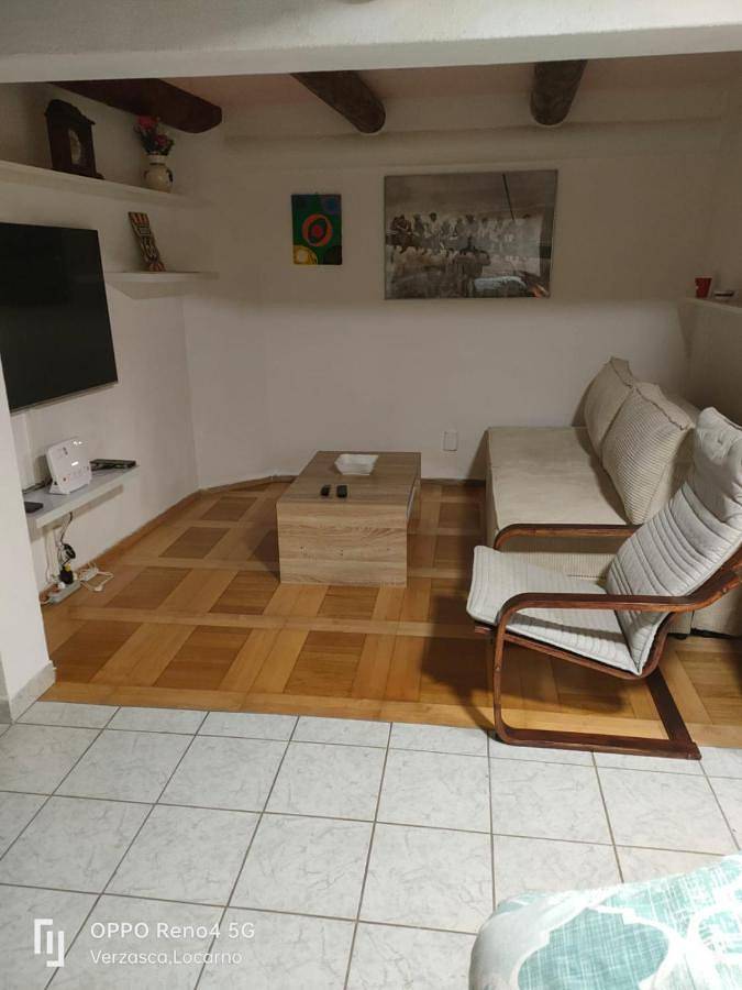 Location de vacances pour 2 personnes, avec vue ainsi que terrasse et jardin à Sonogno - 2