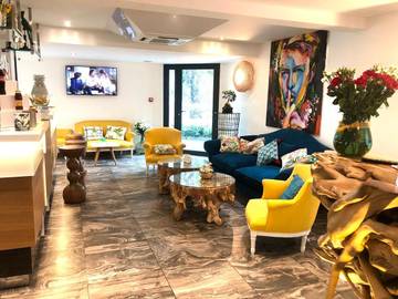 Hôtel pour 3 personnes, avec jardin, adapté aux familles à La Penne-sur-Huveaune