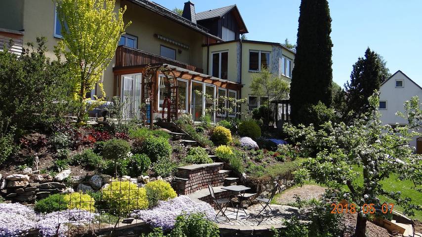 Ferienwohnung für 4 Personen, mit Balkon/Terrasse und Terrasse sowie Garten in Berg (Oberfranken)