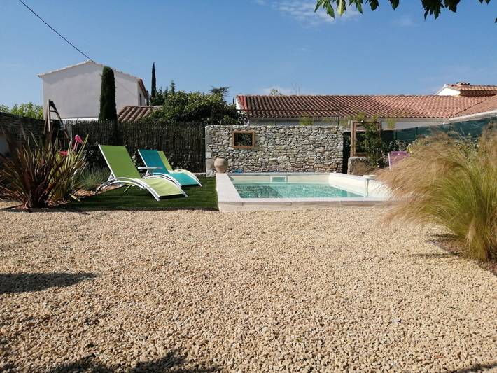 Gîte pour 4 personnes, avec terrasse ainsi que jardin et piscine à L'Isle-sur-la-Sorgue - 3