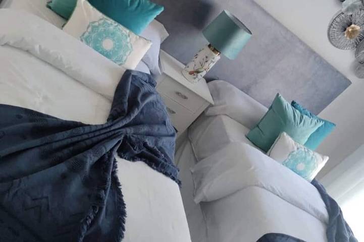 Ganze Wohnung, Penthouse  with stunning sea views-ideal for remote working in Manilva, Málaga Provinz