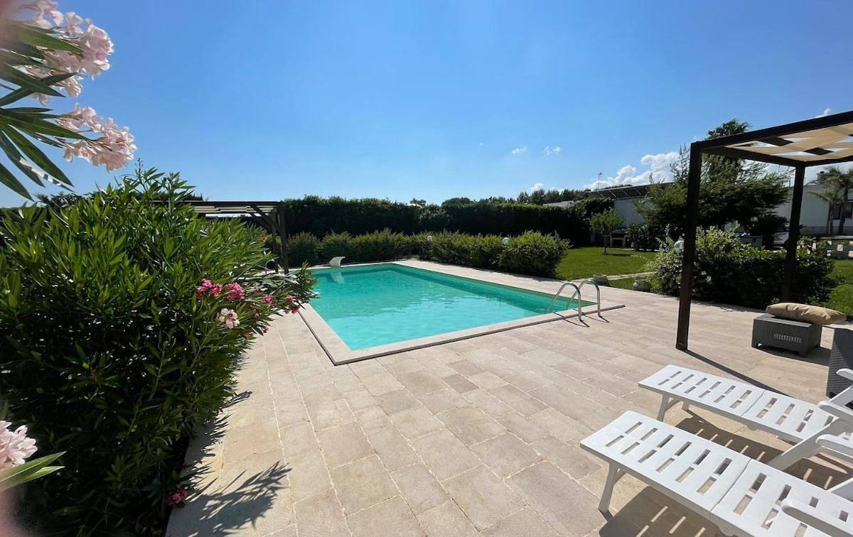 Villa with private pool & garden in Southern Italy in Brindisi, Salento