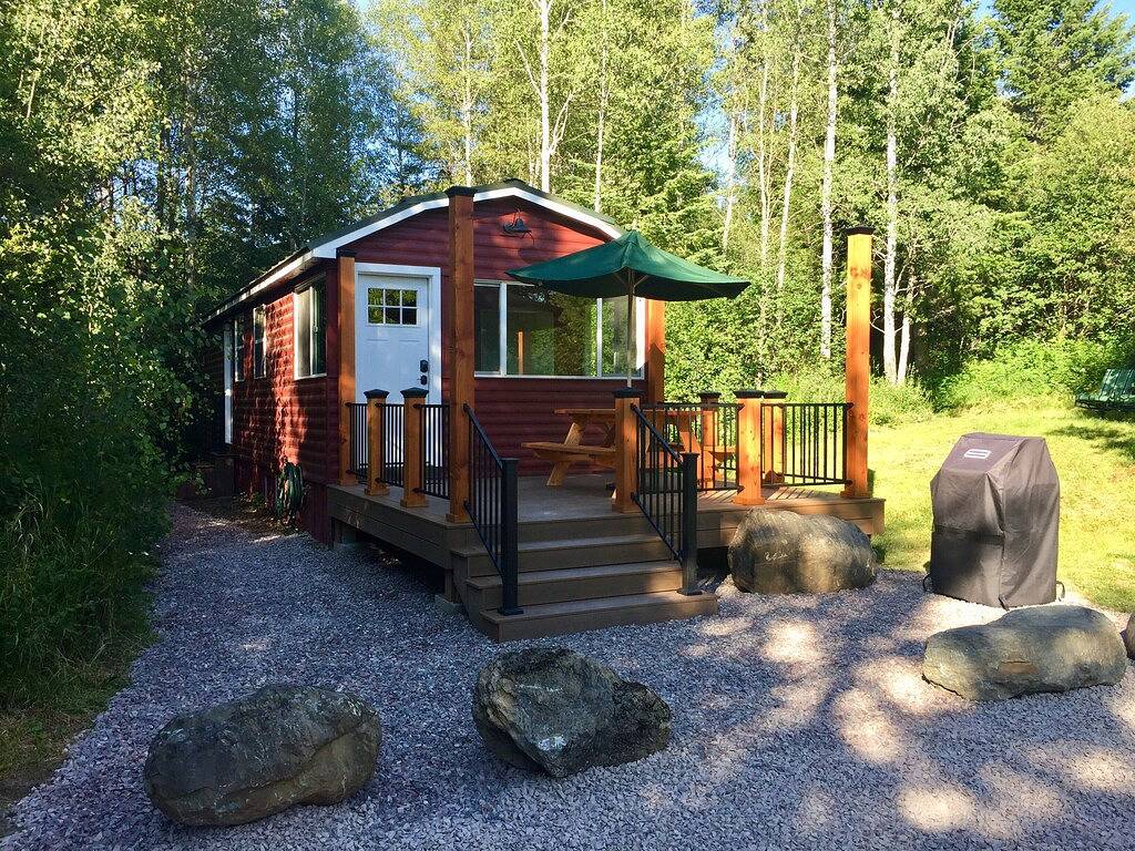 Log Cabin for 3 People in West Glacier, Glacier National Park