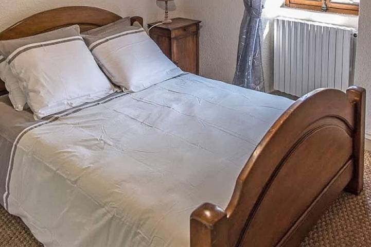 Gîte pour 10 personnes, avec jacuzzi ainsi que jardin et balcon, animaux acceptés dans Col De L Escrinet