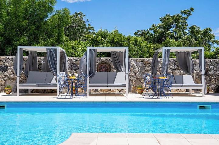 Ferienwohnung für 2 Personen, mit Garten und Pool sowie Terrasse - 1