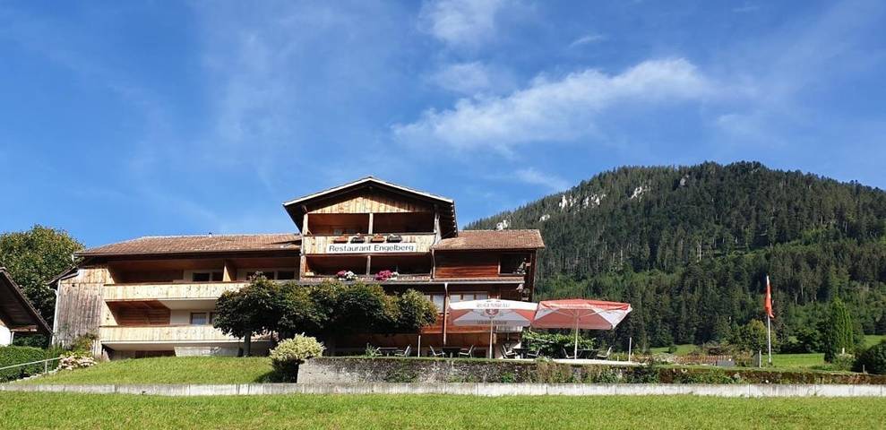 Hotel für 2 Personen, mit Balkon und Terrasse sowie Garten und Ausblick in Reichenbach im Kandertal