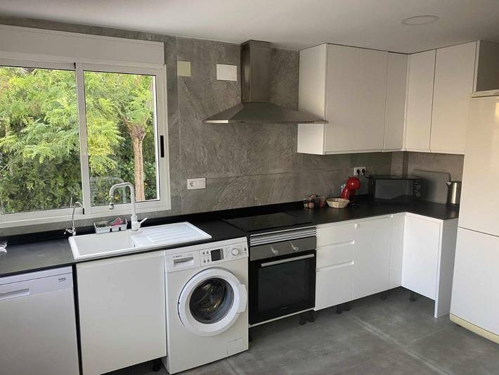 Location de vacances pour 8 personnes, avec terrasse et jardin, animaux acceptés à Paterna - 4