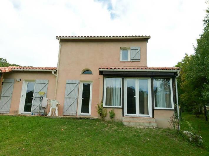Gîte pour 6 personnes, avec jardin ainsi que vue et terrasse