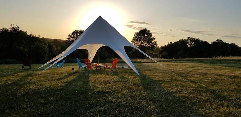 Camping pour 4 personnes, avec vue ainsi que piscine et jardin à Vienne (France)
