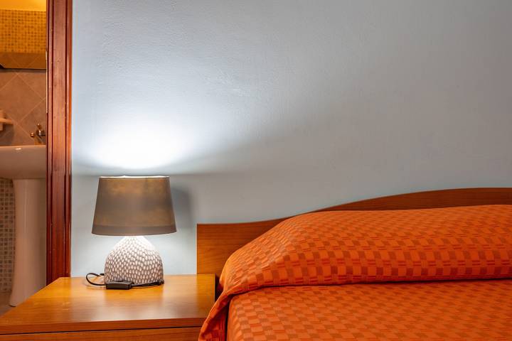 Room 'Appartamento 3 - Stanza 31' with Shared Terrace, Wi-Fi and Air Conditioning in Ficarra, Monti Nebrodi
