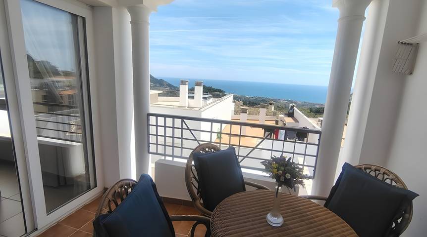 Appartamento intero, Appartamento 'Luz Penthouse' con vista mare, terrazza privata e Wi-Fi in Mijas Pueblo, Mijas