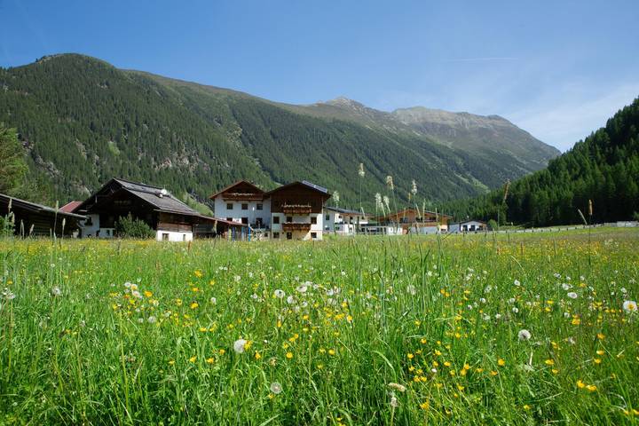 Ferienwohnung für 4 Personen, mit Balkon und Terrasse sowie Garten