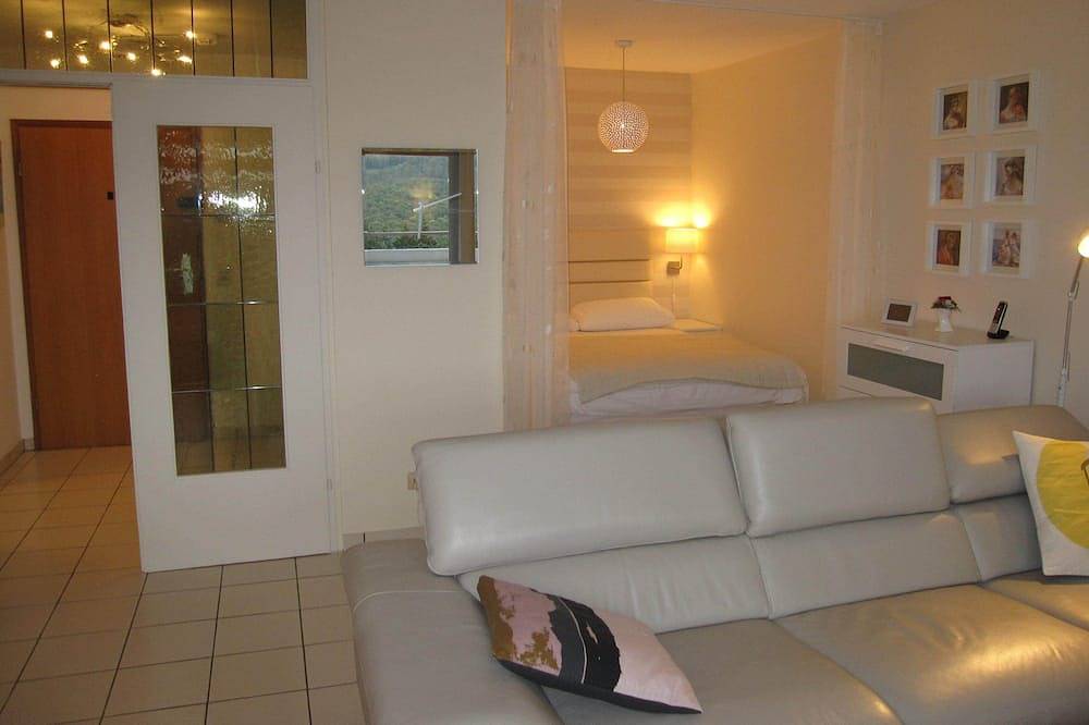 Ganze Wohnung, Ferienwohnung Stefi, magischer Ausblick, + Schwimmbad + Sauna, Lahnstein in Lahnstein, Mittelrhein