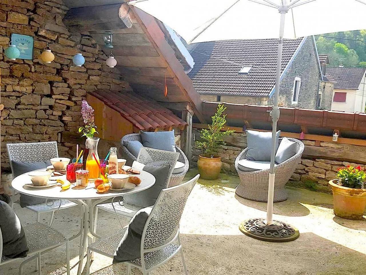 Renovated cottage with view, 2 bedrooms, near Dijon in Vaux-Saules, Dijon region