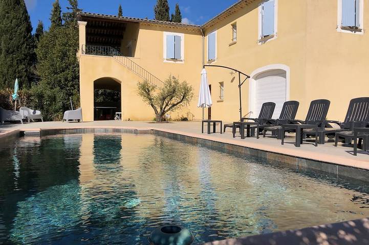 Maison de vacances pour 14 personnes, avec jacuzzi et jardin à Aubignan