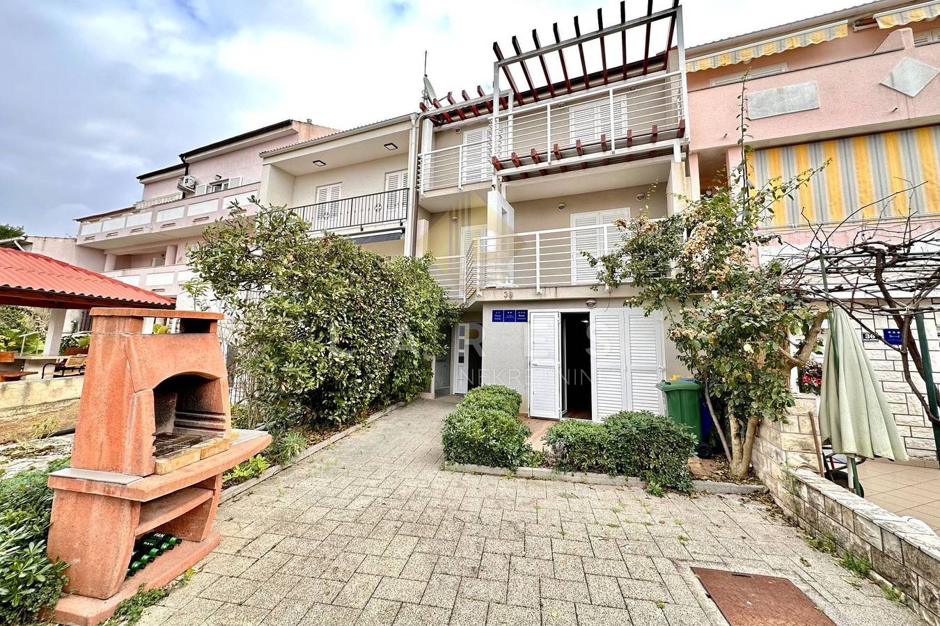 Ganze Wohnung, 1-Zimmer-Ferienwohnung mit Balkon Novalja, Pag A-25685-a in Novalja, Pag
