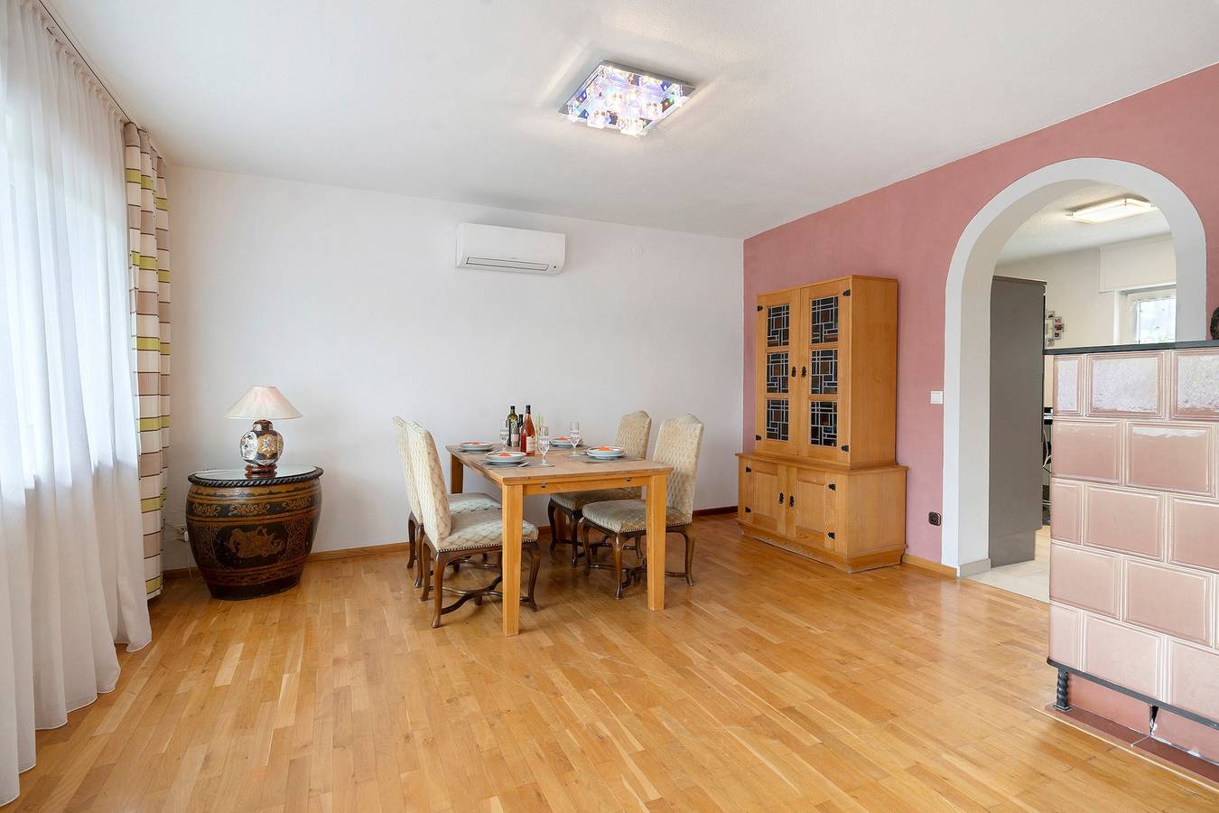 Ganze Wohnung, Moderne Ferienwohnung 'Ahorn' mit Terrasse, Garten und Wlan in Altstadtnähe in Ettlingen, Rheinebene