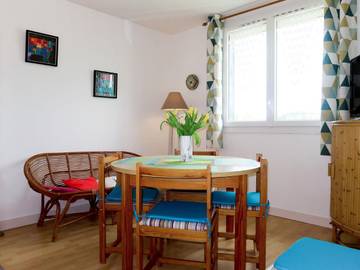 Gîte pour 4 personnes, avec jardin à Goulien