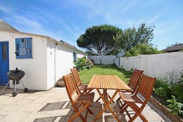 Gîte pour 5 personnes, avec jardin et terrasse dans Plage De Saint Cado Belz