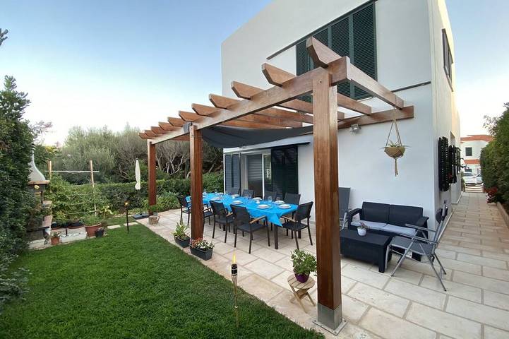 Chalet para 8 personas, con balcón además de piscina y jardín - 1