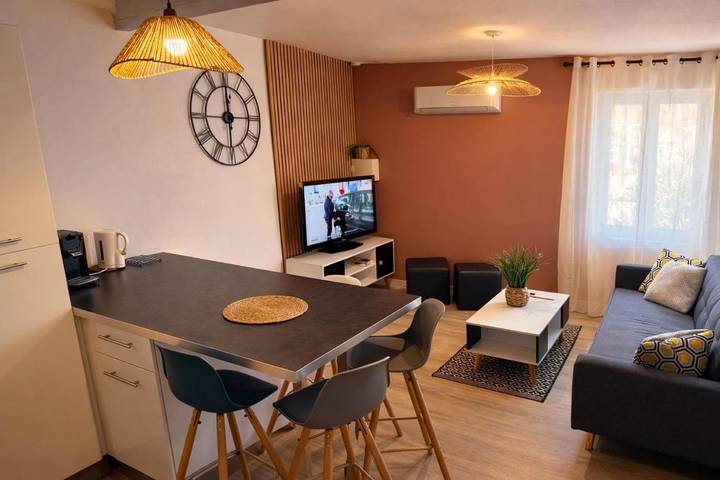 Gîte pour 7 personnes, avec Terrasse à Meximieux