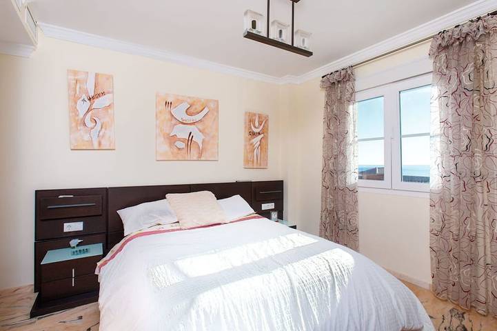 Beautiful private villa for 8 people with private pool, Wifi, A/C, Tv and terrace in Benajarafe, Vélez-Málaga