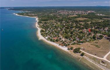 Ferienhaus für 10 Personen, mit Terrasse in Peroj