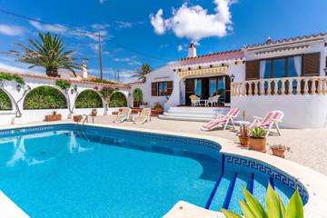 Private Sea View Villa· Casa Honiol in Alaior Gemeinde, Menorcas Küste für 6 