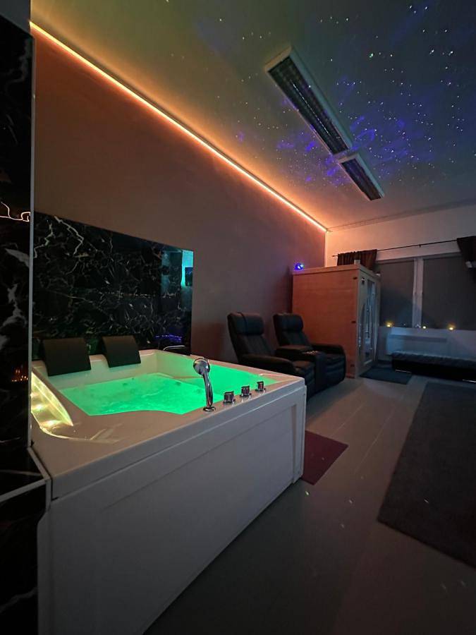 Ferienwohnung für 2 Personen, mit Whirlpool und Sauna in Cheb - 3