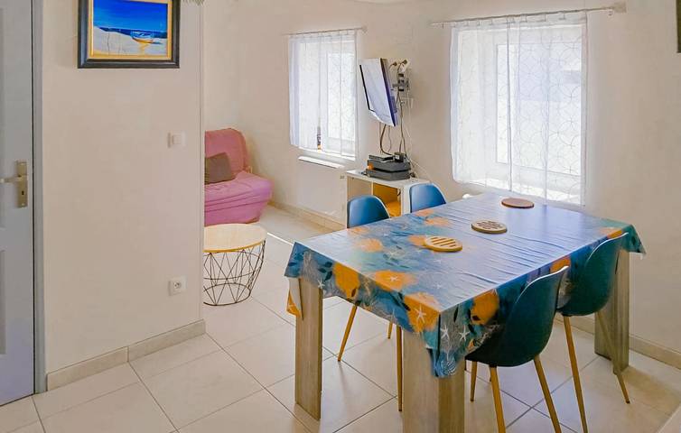 Appartement familial avec WiFi et parking, près de Saint-Urbain in Saint-Urbain (Vendée), Vendée