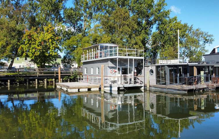 House boat for 6 people, with sauna and view as well as terrace, with pets - 1