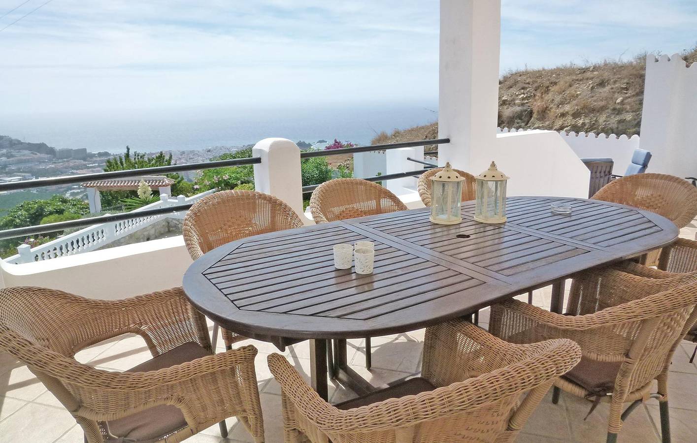 Apartamento con terraza junto a la piscina: AC, Parking, WiFi. in Almuñecar, Costa Tropical