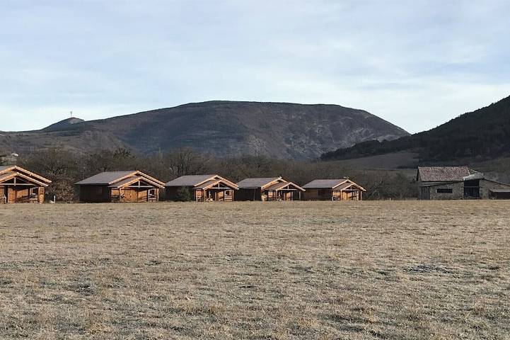 Chalet pour 6 personnes, avec jardin et piscine, animaux acceptés