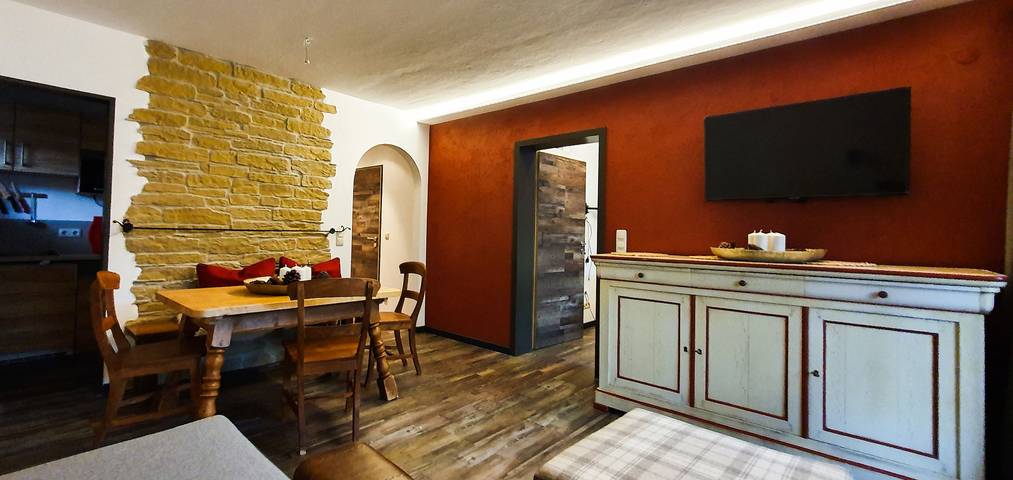 Ferienwohnung für 5 Personen, mit Balkon und Garten sowie Sauna und Ausblick