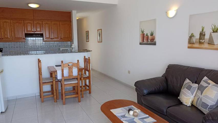 Gîte pour 2 personnes, avec piscine ainsi que vue et jardin dans Charco del Palo - 3