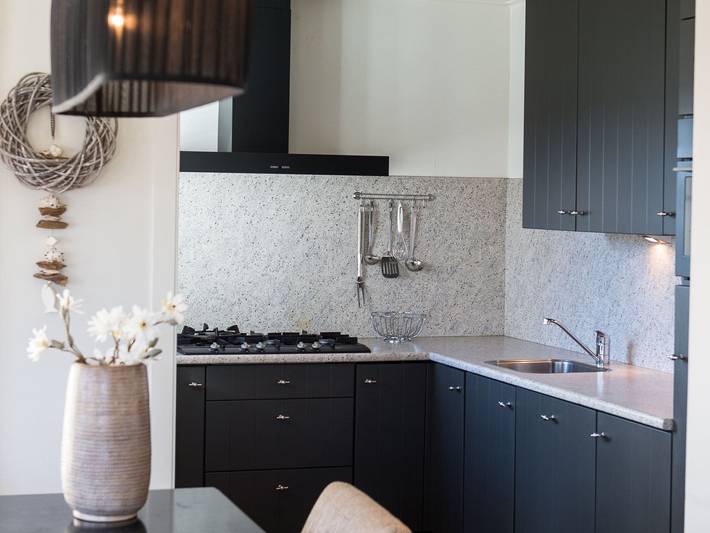 Vakantiehuis voor 4 personen, with terras and tuin as well as zwembad, met huisdier in Hollum