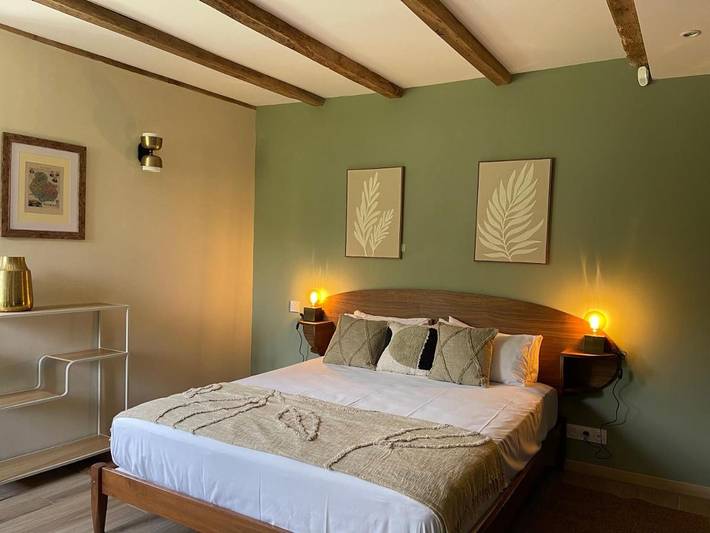 Location de vacances pour 3 personnes, avec jardin ainsi que terrasse et vue à Saint-Broing-les-Moines