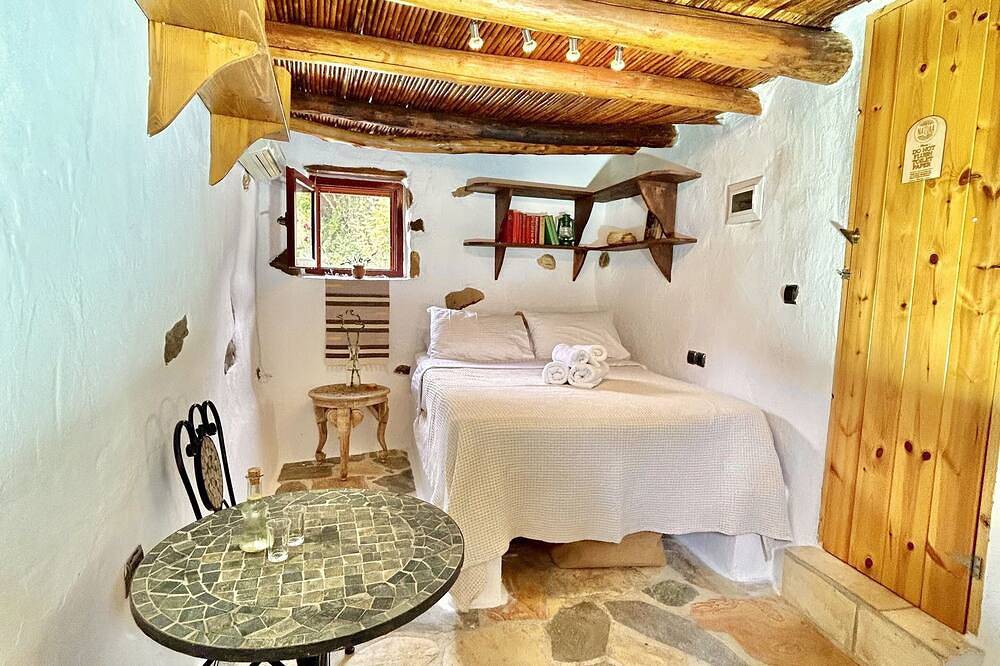 \"Kelari\"  300 years old cottage \"Natura cottages\" with sea view  shared garden in Lasithi