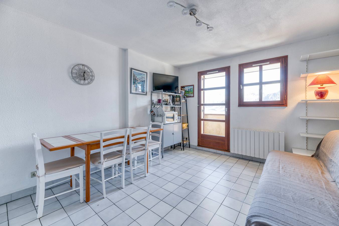 Entire studio, Apartment 'Granges 9 - Vue' with Mountain View and Balcony in Villard-Reculas, Écrins National Park
