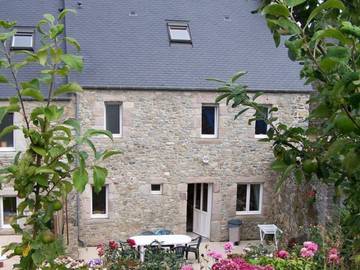 Gîte pour 6 personnes, avec jardin et terrasse à Gréville-Hague